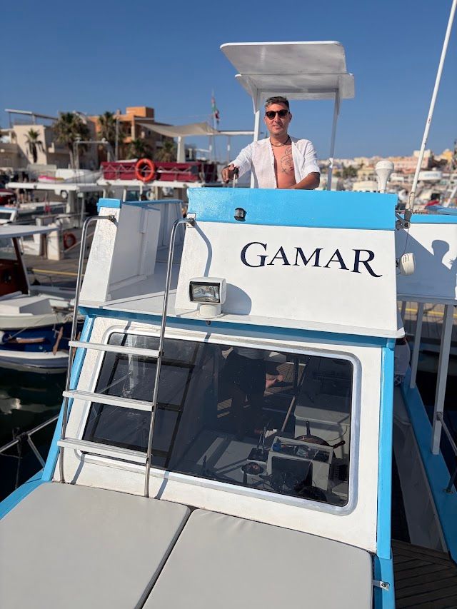 Foto degli ospiti a bordo della Barca Gamar (3)